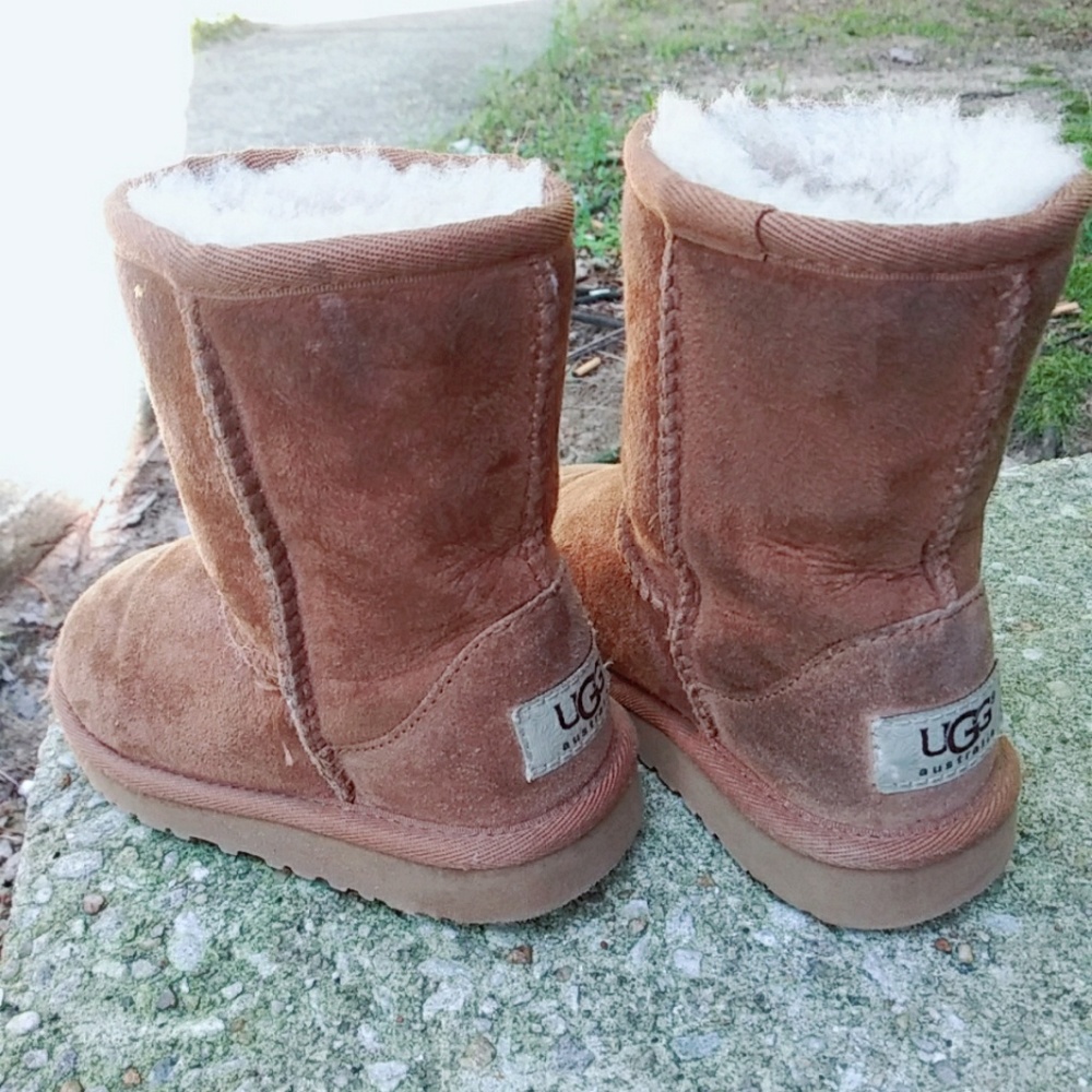 Kids authentic UGGS